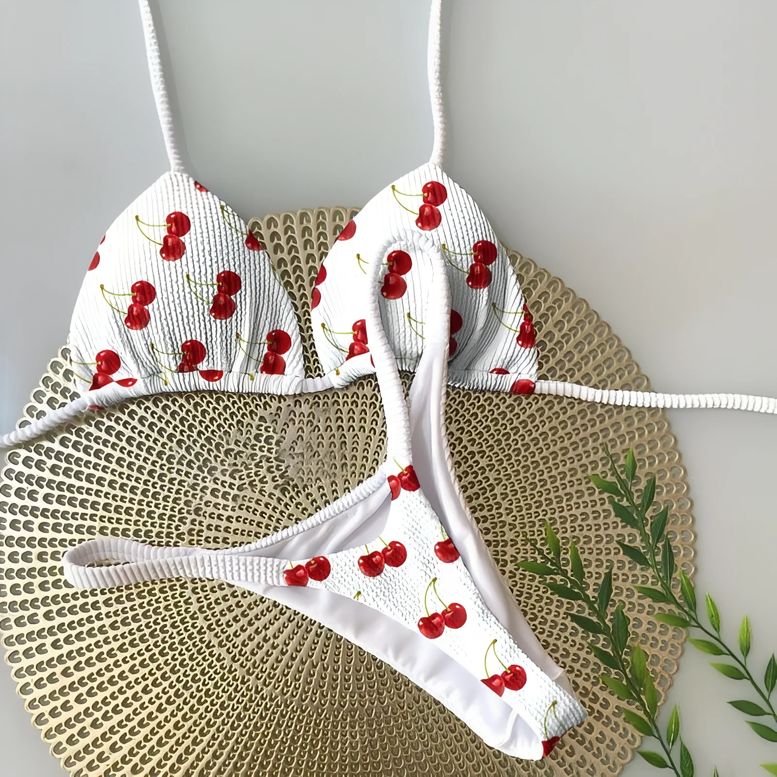 Maillot de Bain String Blanc Motif Cerise Maillot de Bain String Blanc Motif Cerise